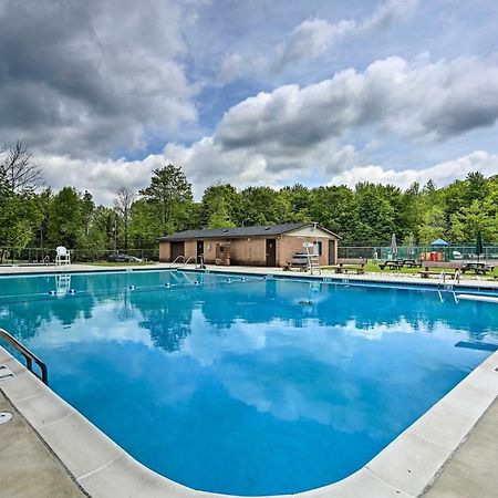 Cozy Arrowhead Lake Home With Sunroom And Pool Access! Pocono Lake 외부 사진