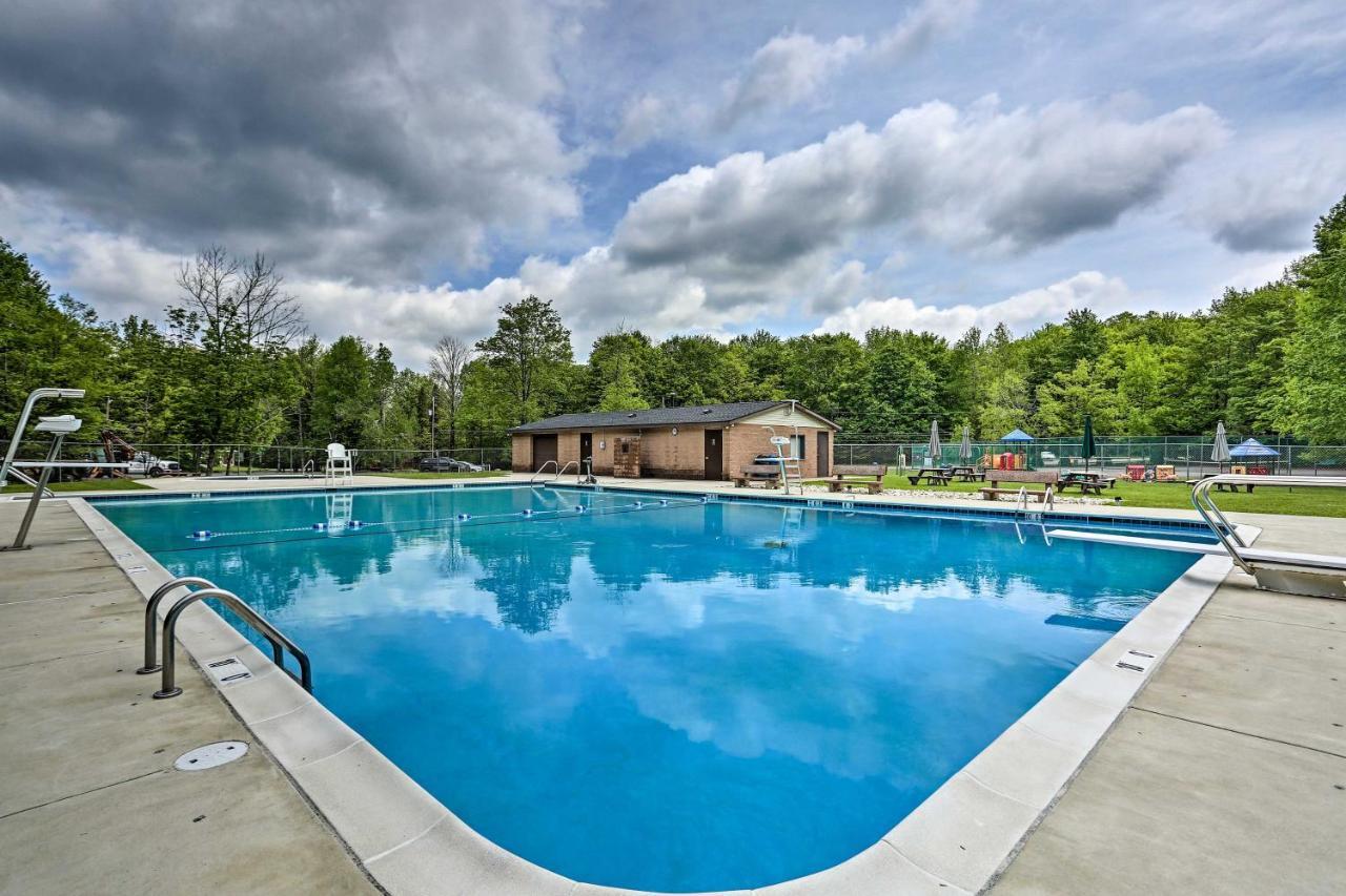 Cozy Arrowhead Lake Home With Sunroom And Pool Access! Pocono Lake 외부 사진